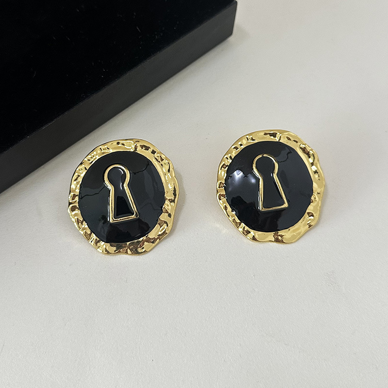 Exaggerated Black Enameled All - Vintage Collectible Jewelry recensie en prijs