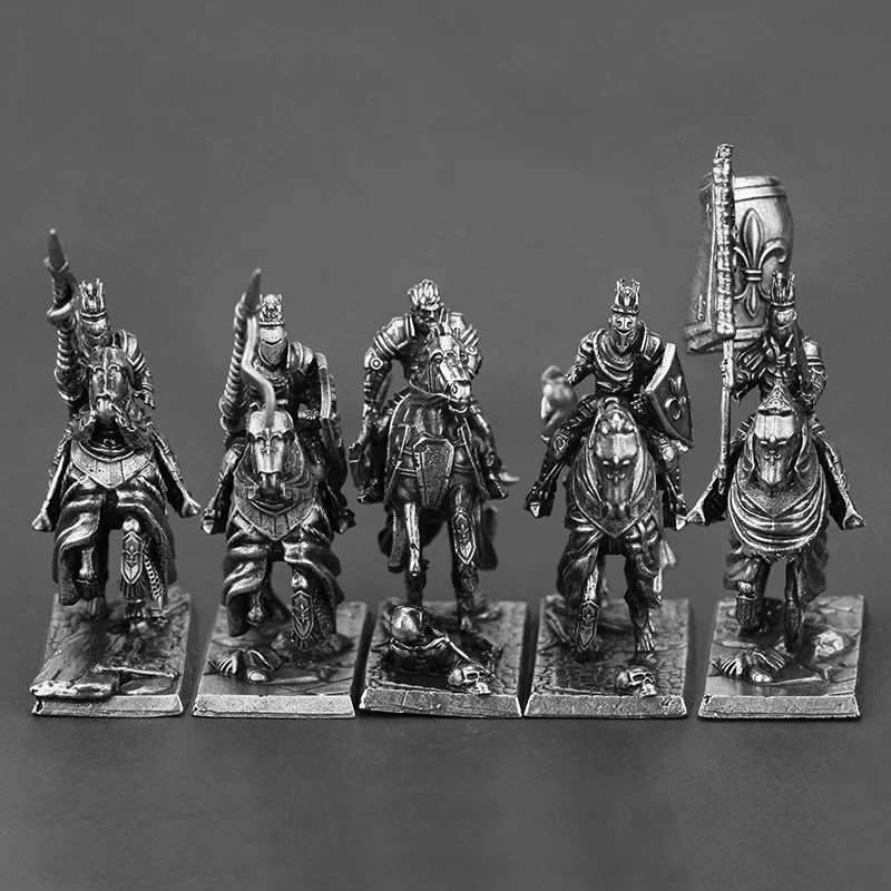Vintage Knight Metal Figurines - Vintage Collectible Christmas Ornaments recensie en prijs